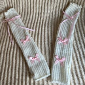 White Knit Arm Warmers With Pink Bows